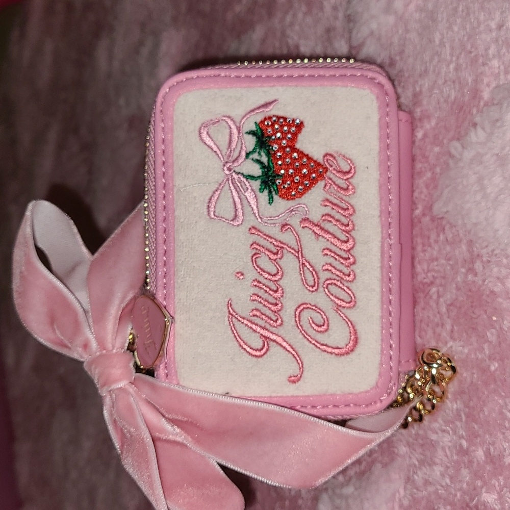 Juicy Couture Wallet 🍓